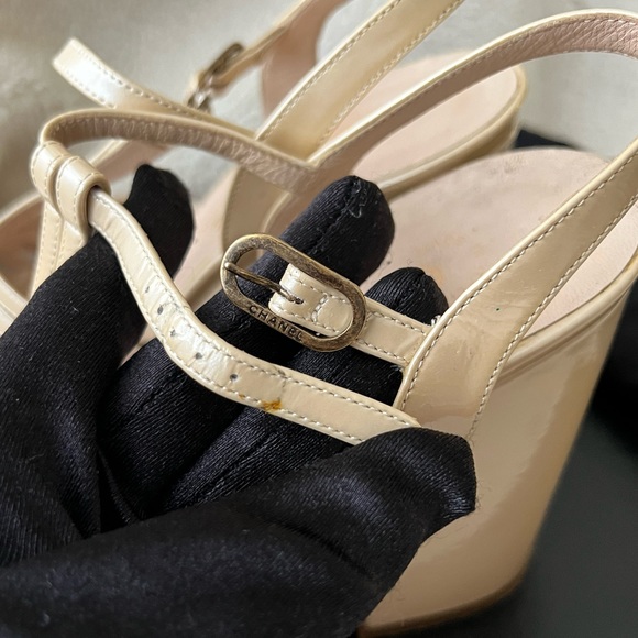 Auth Chanel Classic CC Logo Beige Patent Leather Wedge Sandals- Size 36 - Picture 8 of 12